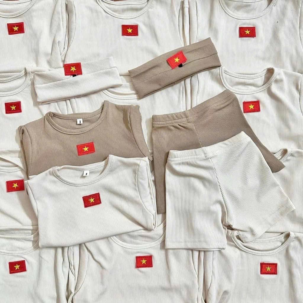 [🆕🇻🇳] Góc nhỏ của Ngân – Đồ bộ mặc nhà cho bé 🧑‍🧒❤️️👶⭐️  Áo cờ gì chưa người đẹp. Sẵn sàng cho đại lễ 30/4, sắp tới lại 2/9. Đi chơi bé diện set này thì siêu tự hào luôn ạ.N gom #149k/set 2 bộ kèm luôn băng đô , shares-0✔️ , likes-0❤️️ , date-2025-03-19 18:51:08🇻🇳🇻🇳🇻🇳📰🆕