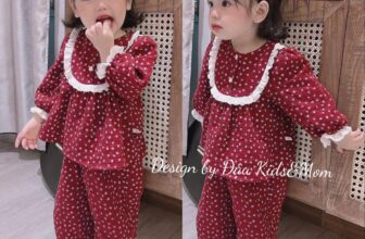 [🆕🇻🇳]  Đậu – Kids & Mom – thời trang thiết kế mẹ và bé 🧑‍🧒❤️️👶⭐️ Một item nhà Đậu bán bao năm nhưng vẫn chưa bao giờ hết HOTBộ xô muslin cho bé gái hoạ tiết hoa nhí trên nền vải đỏ đô.Size 8-15kg73: 8-10kg
80: 11- , shares-0✔️ , likes-6❤️️ , date-2025-03-19 00:51:33🇻🇳🇻🇳🇻🇳📰🆕