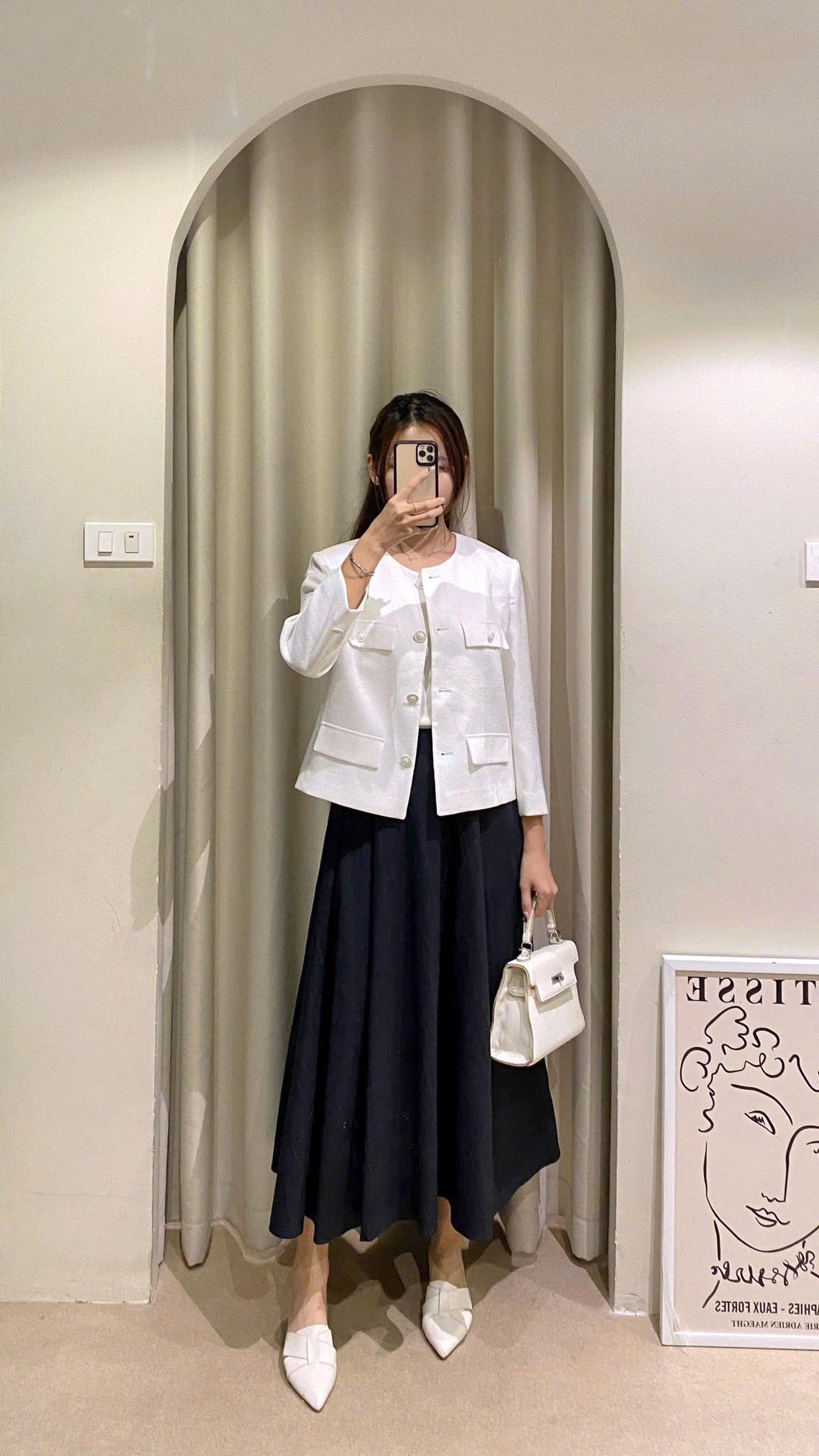 [🆕🇻🇳] CLARA – VNXK chi nhánh Hà Nội 👕 Top1Fashion 👗  Chân váy ngắn CK vạt chéo
Cịn đến cỡ này là cùng
Size 2/4/6/8
====
Chi tiết inbox e nha
SHIP COD TOÀN QUỐC
Link 3 Fanpage của Clara:
Group FB:
, shares-0✔️ , likes-1❤️️ , date-2025-03-21 00:25:04🇻🇳🇻🇳🇻🇳📰🆕