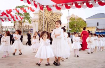 [🆕🇻🇳]  Yên Thư Kids – chuyên đầm công chúa, váy body, váy thôi nôi cho các bé 🧑‍🧒❤️️👶⭐️ Bé iu mặc váy nhà tui xinh xỉu nha mí nàng ơi
, shares-0✔️ , likes-1❤️️ , date-2025-03-22 01:11:00🇻🇳🇻🇳🇻🇳📰🆕