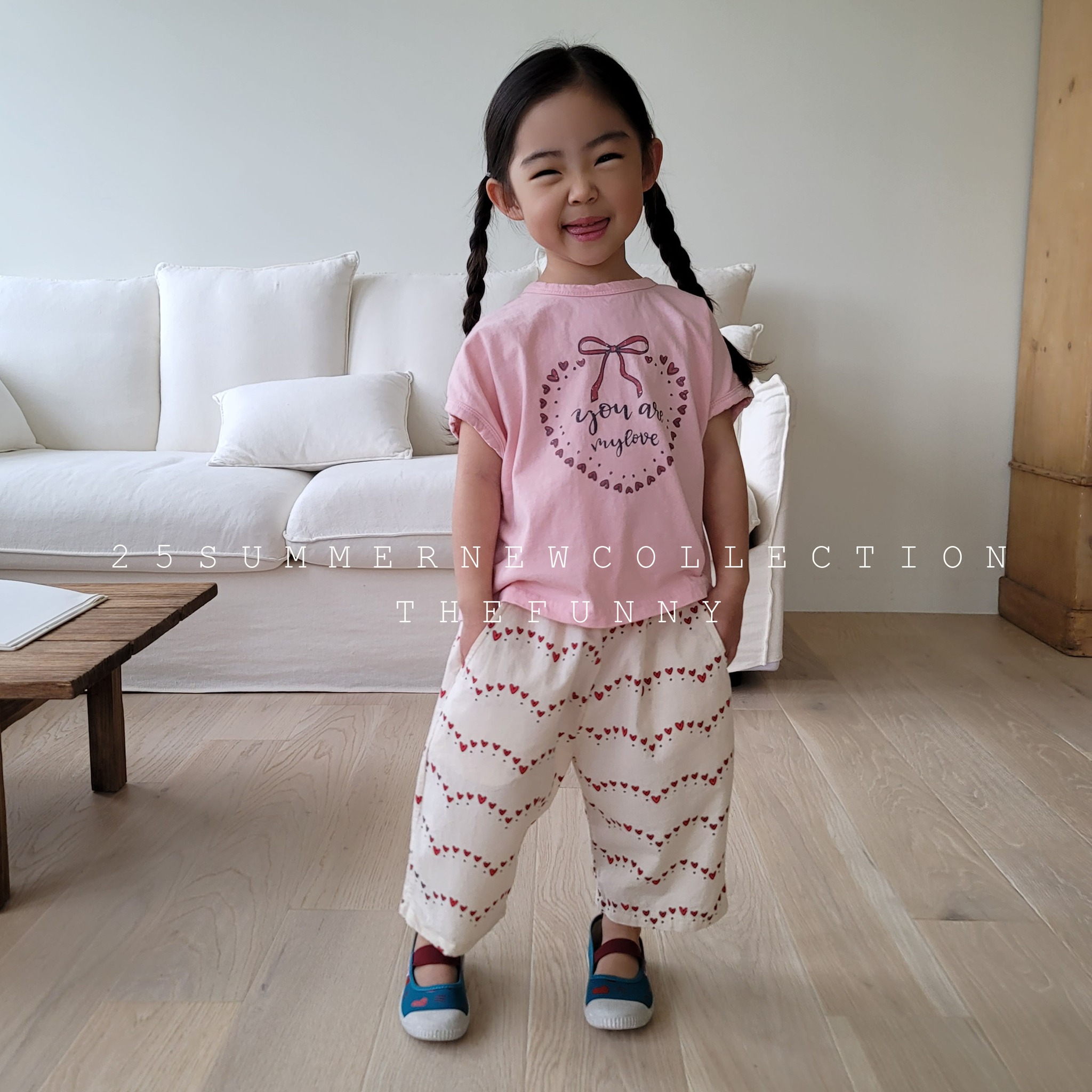 [???]  Tiệm Mẹ Cải chuyên săn sales, order thời trang thiết kế nội địa Hàn, thực phẩm & đồ dùng cho mọi nhà ?‍?❤️️?⭐️ Quần  #330k + kg
2 màu: Hồng/Kem
Áo thun #200k + kg
2 màu: Hồng/KemCombo 1 set xinh cho bé gái nha các chị em
Bảng Size tham khảo (form hãng khá là to n , shares-0✔️ , likes-0❤️️ , date-2025-03-19 19:55:03????????