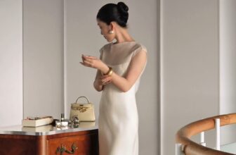 [🆕🇻🇳] Huong Boutique – Định hướng phong cách thời trang 👕 Top1Fashion 👗  Thiết kế đầm HOT nhất của nhà HUONG những ngày qua. 2 items cực xinh trong 1 thiết kế đầm lụa phủ thêm lớp đầm tơ mỏng xẻ lưng đầy cuốn hút. Mỗi items đều  , shares-0✔️ , likes-0❤️️ , date-2025-03-18 21:06:24🇻🇳🇻🇳🇻🇳📰🆕