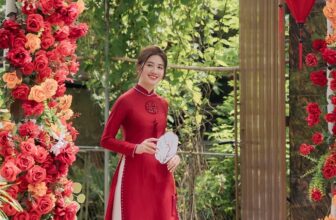 [🆕🇻🇳] Dulcie Bridal – Cửa hàng váy cưới 🤵🏻 Top1Wedding 👰🏻  Một thiết kế truyền thống tối giản nhưng đủ sắc sảo để khiến nàng dâu Hồng Duyên trở nên thật nổi bậtTone áo dài cưới đỏ vẫn luôn được các nàng dâu ưu á , shares-1✔️ , likes-8❤️️ , date-2025-03-20 18:05:16🇻🇳🇻🇳🇻🇳📰🆕