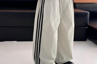 [🆕🇻🇳] Tiệm nhà Min – Shop chuyên quần áo trẻ em hàng QCCC, phong cách Hàn Quốc 😎❤️️⭐️  Quần dài 3 sọc chất thô mềm mát mặc hè
Size 100-150
Color: kem, ghi
Hàng QCCC lên form đẹp y ảnh
Mẹ chấm (.) để tư vấn và báo giá nhé#qccc #kidsfash , shares-0✔️ , likes-4❤️️ , date-2025-03-21 14:05:05🇻🇳🇻🇳🇻🇳📰🆕