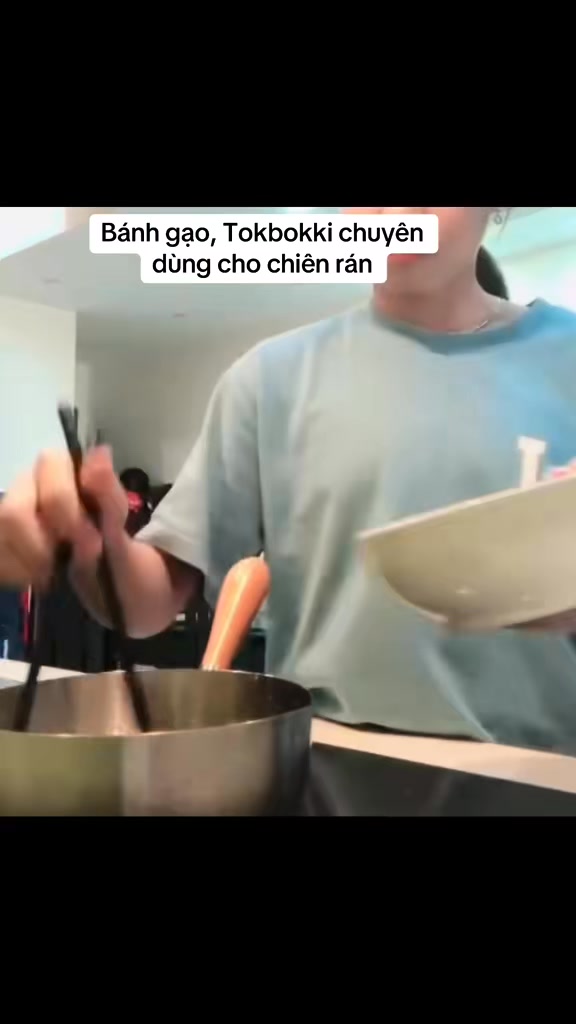 [🆕🇻🇳] Bột Gà rán, Hotdog AN VI – Thương hiệu AN VI chuyên bột hotdog, bột chiên giòn gà rán, khoai lang, chuối chiên; bột phomai 🍔 Top1Food  🍜 Vẫn còn nhìu bạn thắc mắc bánh gạo chiên có nổ hay không , có cần tẩm bột hay kg thì xem clip này nhé #tokbokki , shares-0✔️ , likes-0❤️️ , date-2025-03-20 21:48:44🇻🇳🇻🇳🇻🇳📰🆕