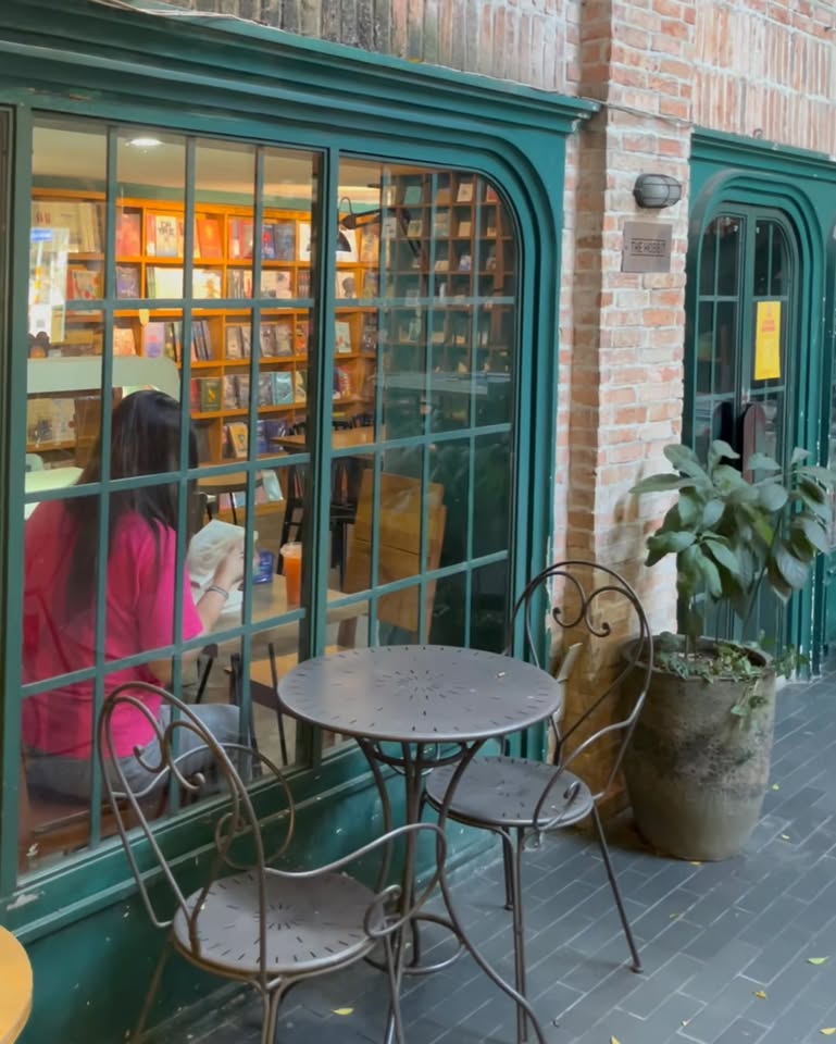 [☕️🇻🇳] Nhã Nam Books N’ Coffee 🥤 Top1Coffee ☕️ Một ngày bình thường ở hiệu sách, vẫn là những âm thanh quen thuộc – tiếng lật sách khe khẽ, tiếng ly cà phê đặt xuống mặt bàn g , shares-0✔️ , likes-12❤️️ , date-2025-03-20 22:46:28🇻🇳🇻🇳🇻🇳📰🆕