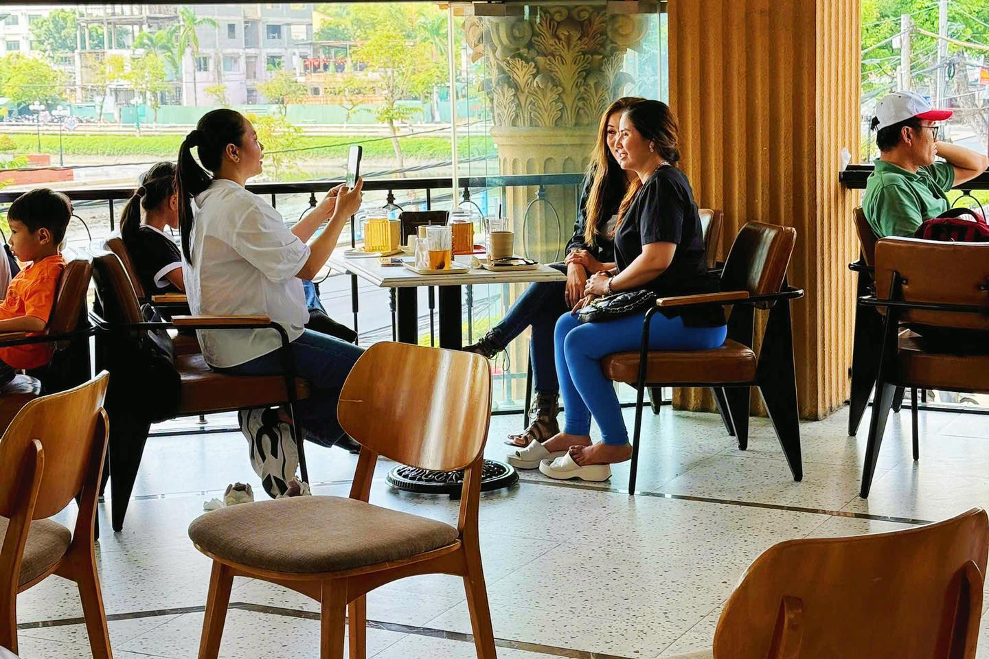 [☕️🇻🇳] B.O.B Coffee 🥤 Top1Coffee ☕️ Một ngày cuối tuần nữa lại tới, cùng gác lại đôi việc còn dở dang, ta hẹn nhau ở B.O.B Coffee để sẻ chia câu chuyện tuần qua. Kh , shares-0✔️ , likes-22❤️️ , date-2025-03-22 13:30:20🇻🇳🇻🇳🇻🇳📰🆕