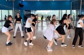 [???] Boss Gym & Yoga Center ? Top1Yoga ??‍♀️  ĐỐT CHÁY NĂNG LƯỢNG – TẬN HƯỞNG TỪNG GIAI ĐIỆU ZUMBABạn đã sẵn sàng để vừa tập thể dục, vừa tận hưởng âm nhạc sôi động chưa? Hãy đến ngay với lớp Zumba , shares-0✔️ , likes-1❤️️ , date-2025-03-20 14:31:45????????