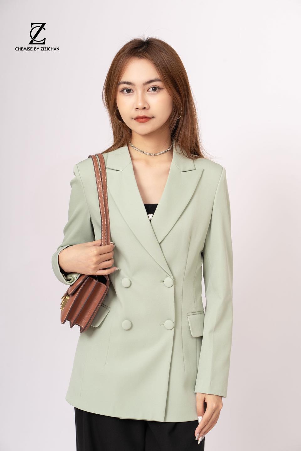 [🆕🇻🇳] Chemise by Zizichan – Vest, Blazer thiết kế được may thủ công 👕 Top1Fashion 👗  Còn 1 áo size M fom ôm , sale 50% : 1.150k còn 575kLưu ý : hàng sale ko ship cod , khách vui lòng thanh toán ck trước
, shares-0✔️ , likes-4❤️️ , date-2025-03-23 00:27:49🇻🇳🇻🇳🇻🇳📰🆕