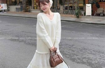 [🆕🇻🇳] Yoon Studio – Cửa hàng quần áo 👕 Top1Fashion 👗  Xinh tươi ngày mới cùng Kelly DressThiết kế vẫn giữ nguyên vẻ tinh khôi, trang nhã của một chiếc váy trắng với điểm nhấn nằm ở phối ren layer tinh tế phầ , shares-0✔️ , likes-1❤️️ , date-2025-03-21 20:03:44🇻🇳🇻🇳🇻🇳📰🆕