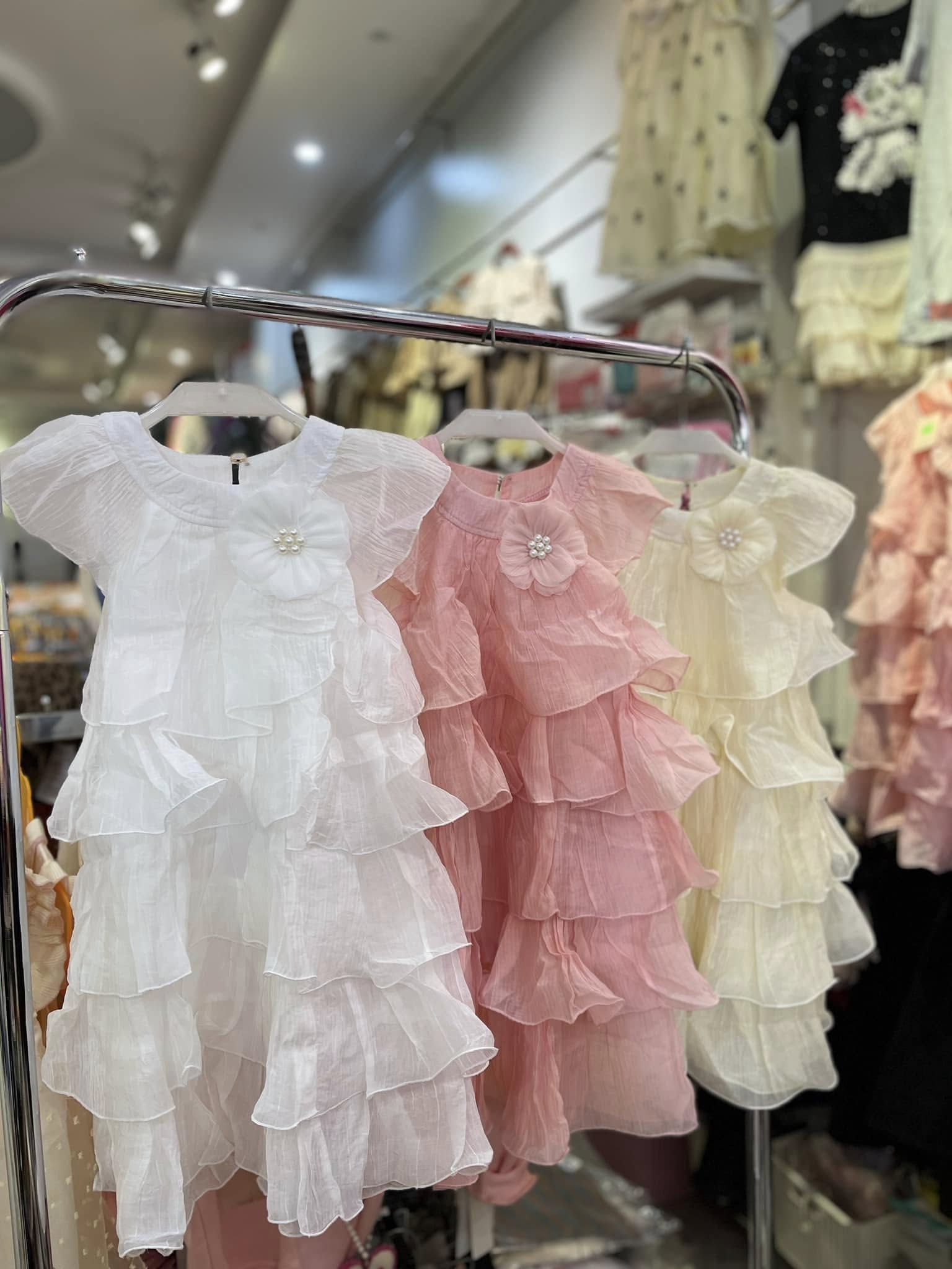 [🆕🇻🇳]  ĐỨC HỮU BABY – Chuyên buôn bán áo quần trẻ em 🧑‍🧒❤️️👶⭐️ Váy hè bung lụa luôn ạ ! Hơn 100 xíu mà xinh nhỉ
Sz 15 – 35kg#DUCHUUBABY
, shares-1✔️ , likes-1❤️️ , date-2025-03-23 23:48:13🇻🇳🇻🇳🇻🇳📰🆕