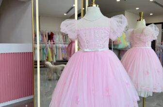 [🆕🇻🇳] Những Bông Hoa Nhỏ (AnBi Kids) 😎❤️️⭐️ Váy công chúa mầu hồng xếp tầng nhẹ nhàng với các chi tiết hoa 3D đính kết trên thân áo và chân váy, tạo vẻ đẹp như một khu vườn hoa
#nhungbonghoanho #vay , shares-0✔️ , likes-7❤️️ , date-2025-03-21 15:18:38🇻🇳🇻🇳🇻🇳📰🆕