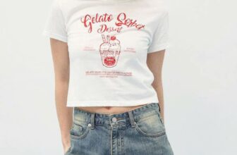 [🆕🇻🇳] Khang VNXK 👕 Top1Fashion 👗  Trẻ trung và năng động cùng áo thun  8 ‘ s e c o n d sCotton mát mẻ, màu trắng xinh xắn, họa tiết dễ thương.Thiết kế cropped hiện đại, phối đồ đơn giả , shares-1✔️ , likes-6❤️️ , date-2025-03-21 17:27:07🇻🇳🇻🇳🇻🇳📰🆕