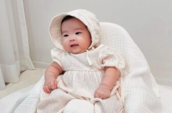 [🆕🇻🇳] Tiệm Mẹ Cải chuyên săn sales, order thời trang thiết kế nội địa Hàn, thực phẩm & đồ dùng cho mọi nhà 🧑‍🧒❤️️👶⭐️  𝐇𝐎𝐋𝐋𝐘 𝐏𝐄𝐄𝐊𝐀𝐁𝐎𝐎
Siêu dịu dàng và xinh đẹp ạ
Bộ rời áo quần: XS(8~10kg), S (11~13kg), M (14~16kg), L (17~19kg), XL (19~21kg) JS (21~23kg), JM (24~26kg), J , shares-0✔️ , likes-1❤️️ , date-2025-03-22 02:00:19🇻🇳🇻🇳🇻🇳📰🆕