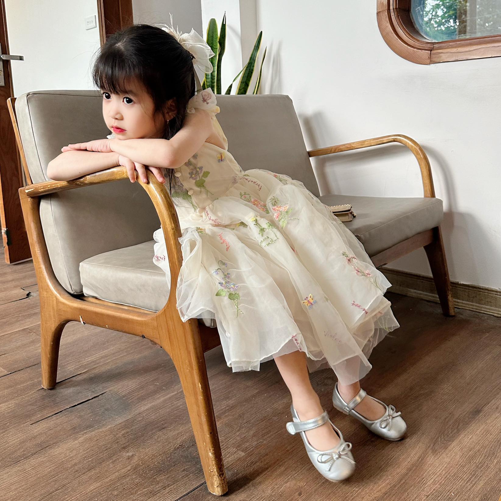 [🆕🇻🇳] L’Casta Viet Nam- Đồ trẻ em 🧑‍🧒❤️️👶⭐️  V126 – Với phần thân trên ôm nhẹ và phần chân váy xòe, tạo sự dễ thương, năng động cho bé.
Các chi tiết thêu trên váy đính kèm nơ vai, bé sẽ cảm thấy như , shares-0✔️ , likes-8❤️️ , date-2025-03-23 18:55:59🇻🇳🇻🇳🇻🇳📰🆕