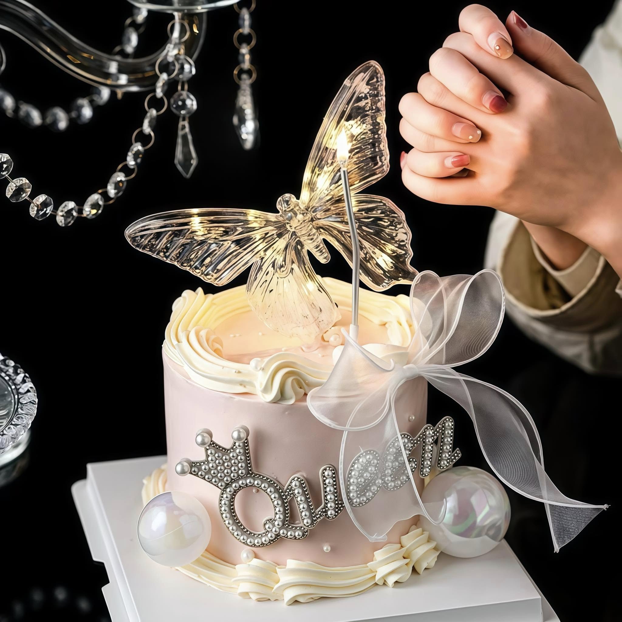 [🆕🇻🇳] BLOOM CAKE • 𝐓𝐡𝐞̂́ 𝐠𝐢𝐨̛́𝐢 𝐜𝐮̉𝐚 𝐧𝐡𝐮̛̃𝐧𝐠 𝐜𝐡𝐢𝐞̂́𝐜 𝐛𝐚́𝐧𝐡 𝐱𝐢𝐧𝐡 🍔 Top1Food  🍜 Chiếc bánh “Butterfly Glow” – lung linh, sang trọng và đầy mê hoặc!Lấy cảm hứng từ cánh bướm mong manh và ánh sáng lấp lánh, chiếc bánh này mang đến vẻ đ , shares-0✔️ , likes-2❤️️ , date-2025-03-25 01:19:31🇻🇳🇻🇳🇻🇳📰🆕