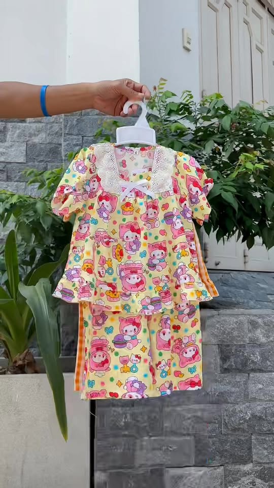 [🆕🇻🇳] Nhà AnAn – chuyên cung cấp rau củ quả hữu cơ, sạch, rõ nguồn gốc từ Đà Lạt 🍔 Top1Food  🍜 – Bếp làm khách dặn tiệc có dư 4p xíu mại bò, nhờ mẹ An mời khách dùm tại menu hôm bay #NhàAn không có món này.
– Phá lấu cũng còn 2p nhé ạ!
, shares-0✔️ , likes-2❤️️ , date-2025-03-21 17:59:15🇻🇳🇻🇳🇻🇳📰🆕