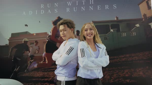 [🆕🇻🇳] Adidas Việt Nam 👕 Top1Fashion 👗  KHI SIÊU THOẢI MÁI, TỎA TỪ BẮC CHÍ NAM

Dù cách nhau hai đầu đất nước, các runners vẫn cảm chung một trải nghiệm khi tham dự chuỗi sự kiện Super Comfort Su , shares-0✔️ , likes-45❤️️ , date-2025-03-23 02:05:27🇻🇳🇻🇳🇻🇳📰🆕