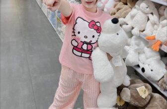 [🆕🇻🇳] LinhLuzz Shop – Thời Trang Trẻ Em 🧑‍🧒❤️️👶⭐️ SET ” KITTY BABY ” – 2 màu cute xỉuuuuu
– Áo Kitty 2 mặt xinh xinh mix Quần thô đũi siêu mềm mịn . Bé nào diện vô cũng mê lun . 1 trong những hot items củ , shares-1✔️ , likes-29❤️️ , date-2025-03-25 05:50:21🇻🇳🇻🇳🇻🇳📰🆕