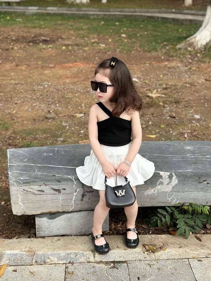 [🆕🇻🇳]  ToTo Kids – Chuyên Cung Cấp Sỉ Lẻ Thời Trang Trẻ Em Đa Dạng Mẫu Mã Kiểu Dáng,Hottrend 🧑‍🧒❤️️👶⭐️ • Set đồ công Chúa siêu xinh cho bé yêu
Thiết kế cách điệu, nàng thơ,  xinh xỉu
Chất vải mềm, lên form chuẩn xịn, bé diện là xinh ạ
Bản , shares-1✔️ , likes-2❤️️ , date-2025-03-23 16:05:16🇻🇳🇻🇳🇻🇳📰🆕