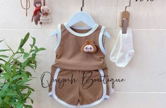 [🆕🇻🇳]  Quỳnh Boutique – Cửa hàng quần áo sơ sinh, trẻ em 🧑‍🧒❤️️👶⭐️ Set cộc gấu xinh cho bé mặc hè
Mẫu thiết kế mới nhất, cực phòng cách cô Q mang đến cho các bé đây
Họa tiết cực kì chất và sang chảnh luôn
Trần Thúy Quỳ , shares-1✔️ , likes-6❤️️ , date-2025-03-24 04:38:05🇻🇳🇻🇳🇻🇳📰🆕