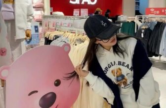 [🆕🇻🇳] Jerrie Authentic Shop – Đồ trẻ em – Chuyên săn sale bán sỉ/ lẻ, nhận check out hàng Auth các nước 🧑‍🧒❤️️👶⭐️   Mũ cap gấu nhà spao𝘾𝙃𝙐̛𝘼 𝘽𝘼𝙊 𝙂𝙄𝙊̛̀ 𝘾𝙊́ 𝙈𝙐̛́𝘾 𝙕𝘼́ 𝙉𝘼̀𝙔em xin nhấn mạnh. Vào hè rồii, mn quất nhanh trước khi hết màu đẹp nhaa2⃣4⃣5&# , shares-1✔️ , likes-0❤️️ , date-2025-03-26 16:42:34🇻🇳🇻🇳🇻🇳📰🆕