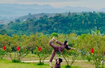 [???] Châu Hiền (Thiên Quang) – ACRO YOGA TEACHER ? Top1Yoga ??‍♀️ Chong chóng chỉ quay khi trời có gió. Clip chỉ up khi nơi đó có wifi   #retreat_yoga
#yoga_Dalat
#Yoga
#nature
#retreat_đà_lạt #thông_yoga
#acroyoga   , shares-0✔️ , likes-0❤️️ , date-2025-03-26 16:00:19????????