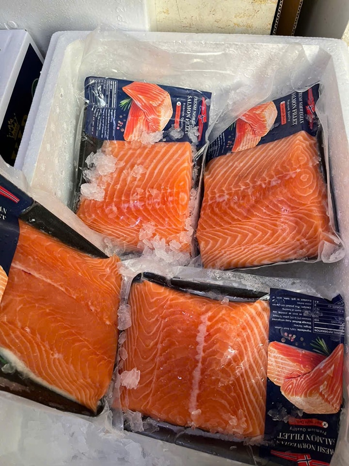 [🆕🇻🇳] Chio shop – Cửa hàng rau quả 🍔 Top1Food  🍜 Cá hồi trả đơn khách xong em còn dư 4 miếng siêu ngon như hình, khách nào lấy nhắn em giao luôn kịp ăn tối nha520k/kg fillet, không lấy đuôi +50k/kg
Bộ đ , shares-0✔️ , likes-1❤️️ , date-2025-03-24 23:46:09🇻🇳🇻🇳🇻🇳📰🆕