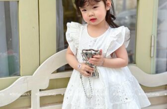 [🆕🇻🇳] Kemy Kids 😎❤️️⭐️ Chiếc váy thêu trắng xinh nhất – đơn giản mà cuốn quá đi thôi
Ai nhìn cũng yêu ngay
Thêu tinh tế – dáng váy cưng xỉu
Trong sáng nhẹ nhàng nàng thơ vô cùng
, shares-0✔️ , likes-0❤️️ , date-2025-03-26 15:15:23🇻🇳🇻🇳🇻🇳📰🆕