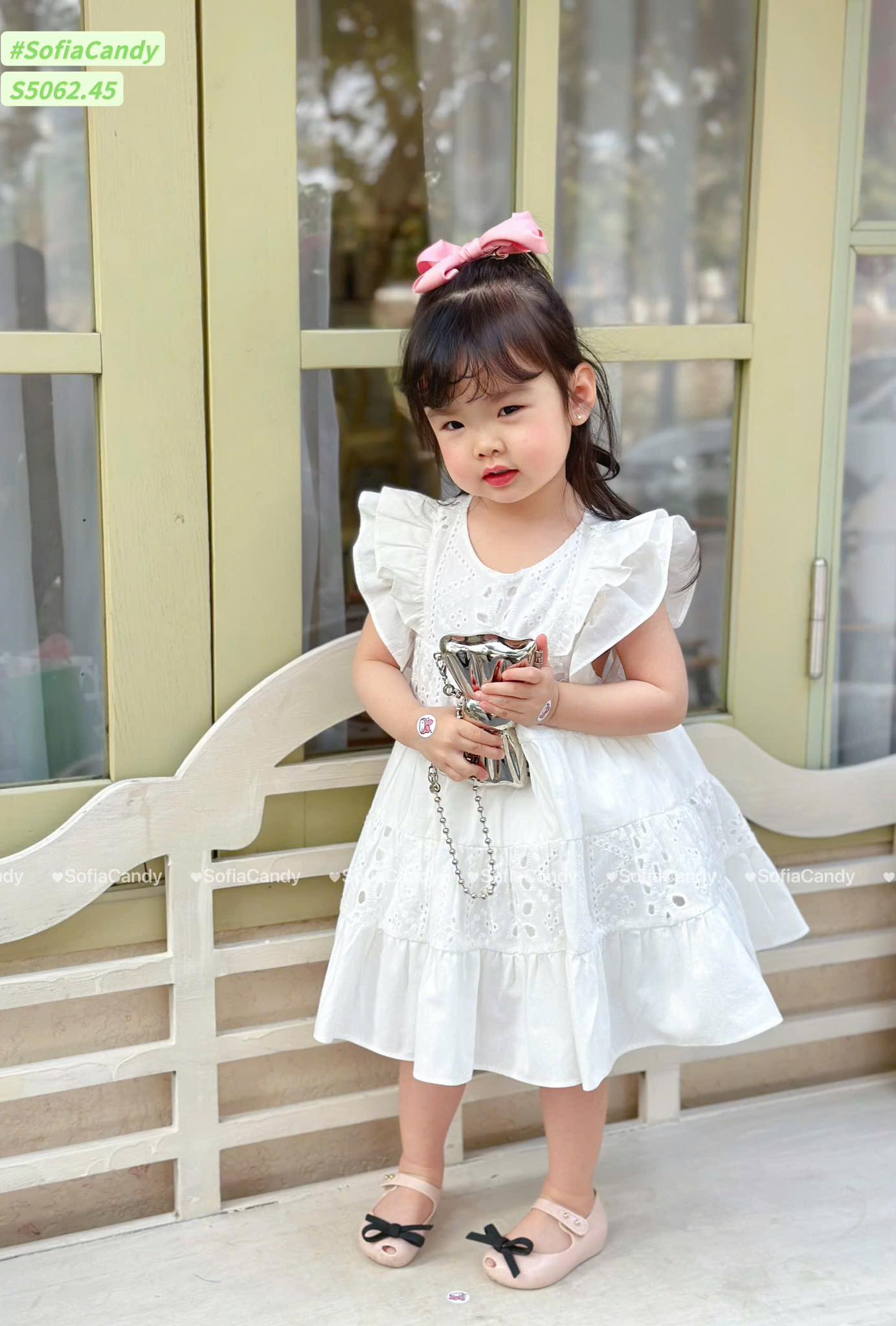[🆕🇻🇳] Kemy Kids 😎❤️️⭐️ Chiếc váy thêu trắng xinh nhất – đơn giản mà cuốn quá đi thôi
Ai nhìn cũng yêu ngay
Thêu tinh tế – dáng váy cưng xỉu
Trong sáng nhẹ nhàng nàng thơ vô cùng
, shares-0✔️ , likes-0❤️️ , date-2025-03-26 15:15:23🇻🇳🇻🇳🇻🇳📰🆕