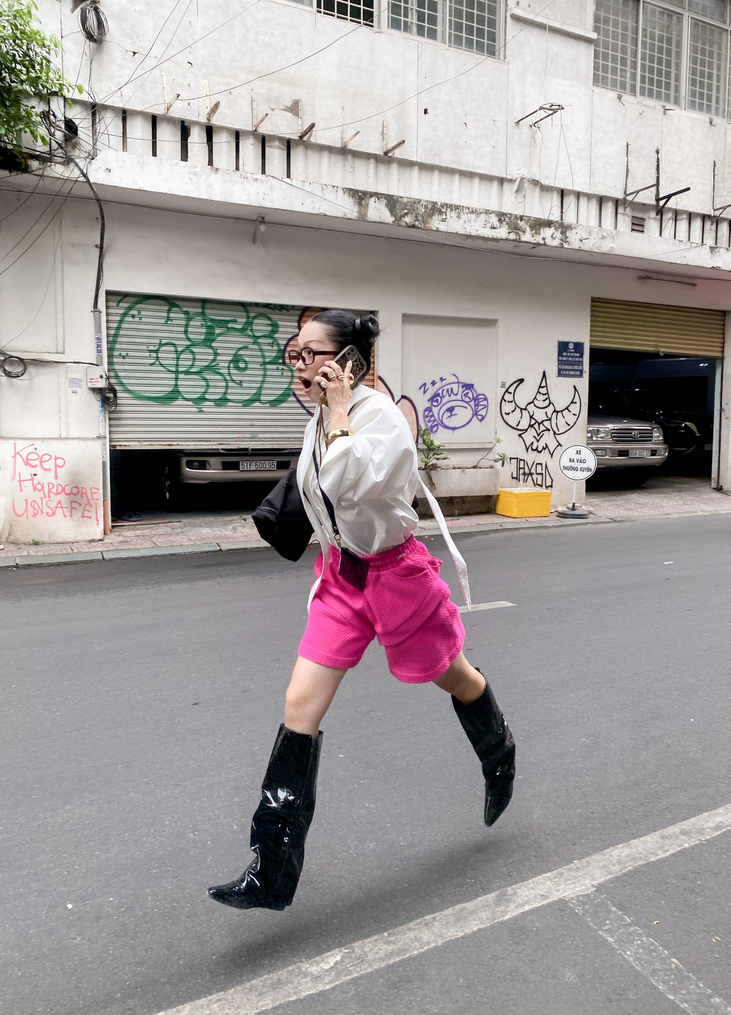 [🆕🇻🇳] SO YOUNG – THE CAT INSIDE YOU 👕 Top1Fashion 👗  𝗦𝗬𝗚𝗔𝗟𝗦 𝗙𝗘𝗘𝗗𝗕𝗔𝗖𝗞 | @jonirino.chan – “The crazy busy officer”Freedom Shirt | S,M,L
Limited stock – don’t wait!–
𝗦𝗢 𝗬𝗢𝗨𝗡𝗚
56 Ba Trieu, Hoan Kiem Dist., H , shares-1✔️ , likes-10❤️️ , date-2025-03-25 02:28:01🇻🇳🇻🇳🇻🇳📰🆕