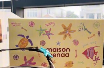 [🆕🇻🇳] 𝐌𝐚𝐢𝐬𝐨𝐧 𝐋𝐞𝐞𝐧𝐚𝐚 👕 Top1Fashion 👗  𝐏𝐡𝐮́ 𝐐𝐮𝐲́ 𝟐𝟓 – 𝐍𝐞𝐰 𝐩𝐚𝐜𝐤𝐚𝐠𝐢𝐧𝐠 | Chiếc hộp “biển xanh – cát trắng – nắng vàng” sẽ đưa 𝐏𝐡𝐮́ 𝐐𝐮𝐲́ 𝟐𝟓 tới tay bạn. Đi biển thôi nàoo! , shares-0✔️ , likes-0❤️️ , date-2025-03-26 16:32:03🇻🇳🇻🇳🇻🇳📰🆕