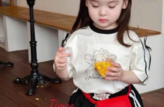 [🆕🇻🇳] Mermaid Kids  (Nàng tiên cá nhỏ)- Thời trang cao cấp cho bé 🧑‍🧒❤️️👶⭐️  Set đồ cực yêu – Nhìn phát mê ngay!
Áo cotton mềm mịn, thoáng mát, bé mặc cả ngày vẫn thoải mái!
Chân váy kaki cotton 100% sợi cotton tự nhiên!
Thiết  , shares-0✔️ , likes-0❤️️ , date-2025-03-26 13:59:20🇻🇳🇻🇳🇻🇳📰🆕