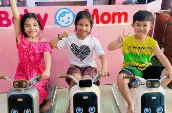 [🆕🇻🇳] Baby & Mom – Cung cấp các sản phẩm dành cho mẹ và bé  🧑‍🧒❤️️👶⭐️ Chiếc hình ngồi xe chill chill và chiếc hình xe ngồi xe đi shipper. Tặng hết xe rồi là về chúng nó đòi ko có trả, làm vui lòng khách, nhưng ko làm hài lòng , shares-0✔️ , likes-14❤️️ , date-2025-03-24 23:54:47🇻🇳🇻🇳🇻🇳📰🆕