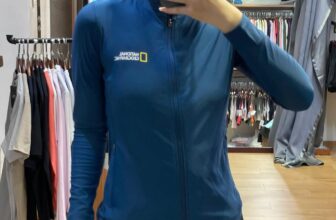 [🆕🇻🇳] The Gate – VNXK 👕 Top1Fashion 👗  1001 cuộc gọi nhỡ đến từ Nát-geo ạThêm 1 mã áo bơi dài tay chống nắng vào bst cho các chị
– Vải chống UV, nhanh khô, co giãn 4 chiều
– Thiết kế khoá zi , shares-1✔️ , likes-16❤️️ , date-2025-03-27 02:39:38🇻🇳🇻🇳🇻🇳📰🆕