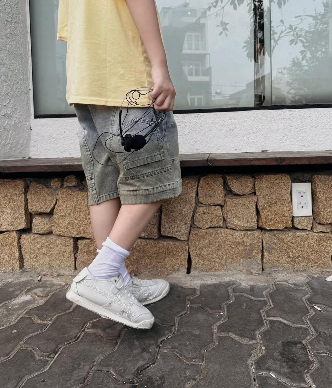 [🆕🇻🇳]  ROSE épines – Chuyên order hàng thời trang cho bé yêu các band US-UK với giá săn sale 🧑‍🧒❤️️👶⭐️ Khách nhà e cần pass set này size 6-9m do bé bị chật đùi. Đã cut tag và giặt nhưng bé mới thử 1c thui ạ. Mẹ nào cần ới e nha
, shares-2✔️ , likes-0❤️️ , date-2025-03-26 22:19:16🇻🇳🇻🇳🇻🇳📰🆕