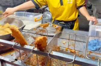 [🆕🇻🇳] Tổng kho sỉ bánh tráng- Bánh tráng siêu ngon 🍔 Top1Food  🍜 Từ khi làm đến nay lần đầu tiên thấy có người nói e “ Lùa gà “ #chuoichienmalaysia #thanhphat , shares-0✔️ , likes-28❤️️ , date-2025-03-24 16:26:38🇻🇳🇻🇳🇻🇳📰🆕