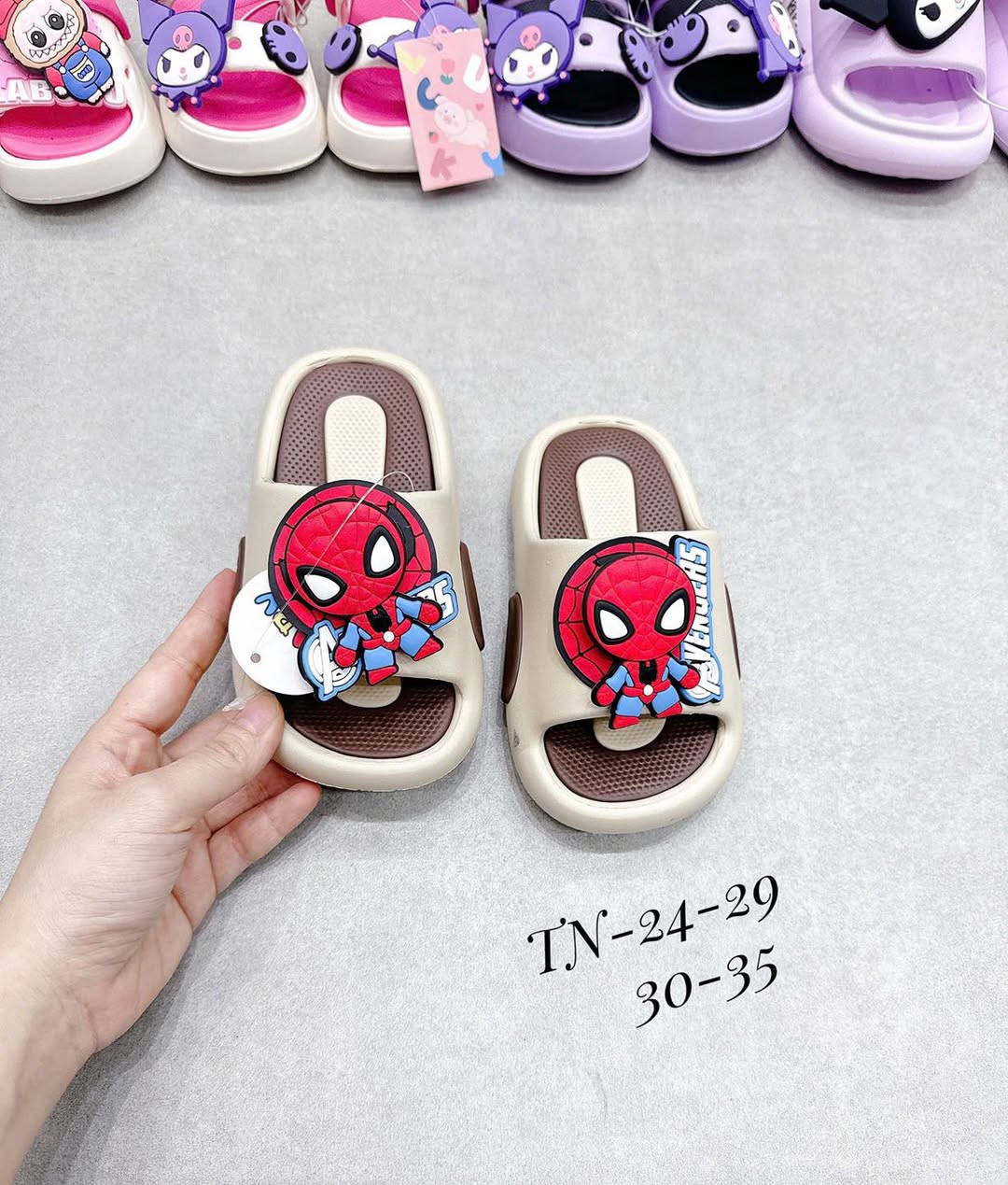 [🆕🇻🇳] NHÀ GẠO chuyên quần áo giày dép mũ phụ kiện trẻ em 🧑‍🧒❤️️👶⭐️ Dép nhện xoay về đủ sz 
Cái màu nó soang j đâu á
 , shares-0✔️ , likes-0❤️️ , date-2025-03-26 22:45:35🇻🇳🇻🇳🇻🇳📰🆕