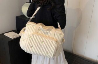 [🆕🇻🇳] Quỳnh Anh – Trọn Gói Đi Sinh – Shop chuyên cung cấp trọn gói đồ sơ sinh 🧑‍🧒❤️️👶⭐️   𝑻𝒖́i 𝑩𝒊̉𝒎 𝑺𝒖̛̃𝒂 𝑪𝒉𝒐 𝑴𝒆̣ 𝑽𝒂̀ 𝑩𝒆́ 𝑷𝒉𝒐𝒏𝒈 𝑪𝒂́𝒄𝒉 𝑯𝒂̀𝒏 𝑸𝒖𝒐̂́𝒄
Thêu Họa Tiết Xinh Xắn Xuất Hàn,  Quai  xách + đeo Tiện Lợi .
Chất liệu: Polyester
Kích thước: , shares-0✔️ , likes-0❤️️ , date-2025-03-29 02:00:06🇻🇳🇻🇳🇻🇳📰🆕