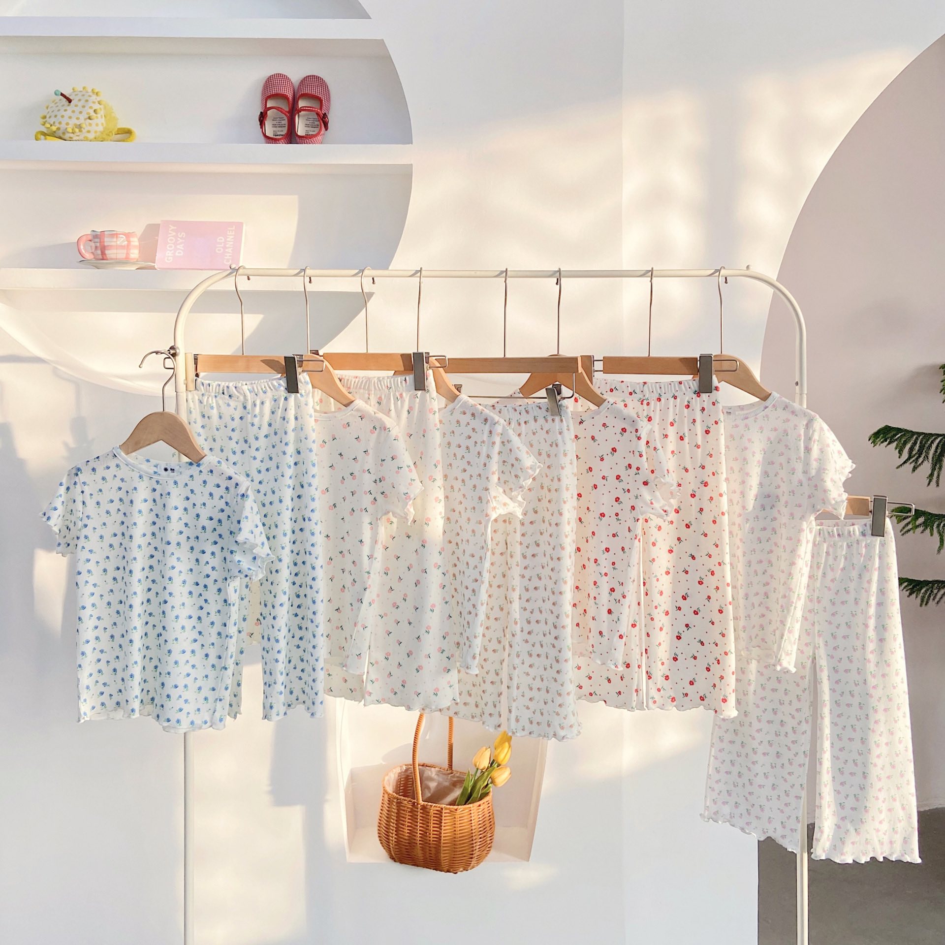 [🆕🇻🇳]  Tuyên Thuỳ Hải Phòng Shop Quần Áo Trẻ Em-Đồ Sơ Sinh-Giày Dép-Bỉm 🧑‍🧒❤️️👶⭐️ Siêu đẹp ạ. Sz 26-31 130xu. Sz 32-37 135xu ạ , shares-0✔️ , likes-18❤️️ , date-2025-03-30 20:54:20🇻🇳🇻🇳🇻🇳📰🆕