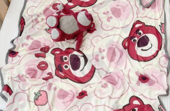 [🆕🇻🇳] ĐẬU ĐỎ – Đồ Sơ Sinh MẸ & BÉ 🧑‍🧒❤️️👶⭐️  CHĂN LỤA SIÊU MỀM MÁT. Cầm trên tay đã thấy mát lạnh. HÀNG XUẤT DƯ DISNEY tem mác đủ, đóng túi giấy xịn xò .Lụa rất mát, nhẹ tênh , hai mặt họa tiết si , shares-0✔️ , likes-6❤️️ , date-2025-03-26 21:00:15🇻🇳🇻🇳🇻🇳📰🆕