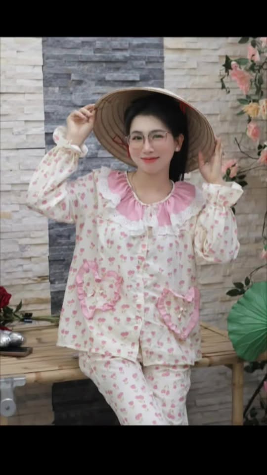 [🆕🇻🇳] Diệu Queen-XƯỞNG MAY ĐỒ BỘ GIÁ RẺ 👕 Top1Fashion 👗  Xinh dịu dàng. Nàng nào mua đồ thì ib em , shares-0✔️ , likes-6❤️️ , date-2025-03-26 01:05:37🇻🇳🇻🇳🇻🇳📰🆕