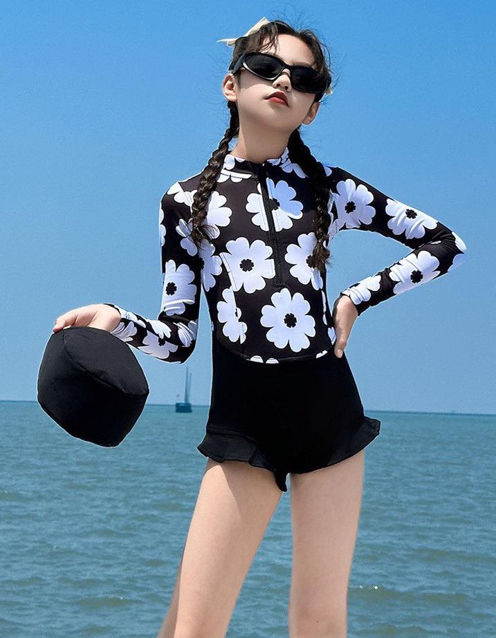 [🆕🇻🇳]  NaNa Chan – Quần áo trẻ em cực đẹp 😎❤️️⭐️ Đồ bơi liền mảnh xinh xỉu cho các gái đã sẵn sàng  rồi ạ
Size 120-170𝑵𝒆𝒘 𝒊𝒕𝒆𝒎 𝒇𝒐𝒓 𝒔𝒖𝒎𝒎𝒆𝒓𝗦𝗵𝗼𝗽𝗲𝗲:•••••••••••••••••••
𝗢𝗽𝗲𝗻 𝗱𝗮𝗶𝗹𝘆: 08:30- 21:31
, shares-1✔️ , likes-2❤️️ , date-2025-03-27 02:22:14🇻🇳🇻🇳🇻🇳📰🆕