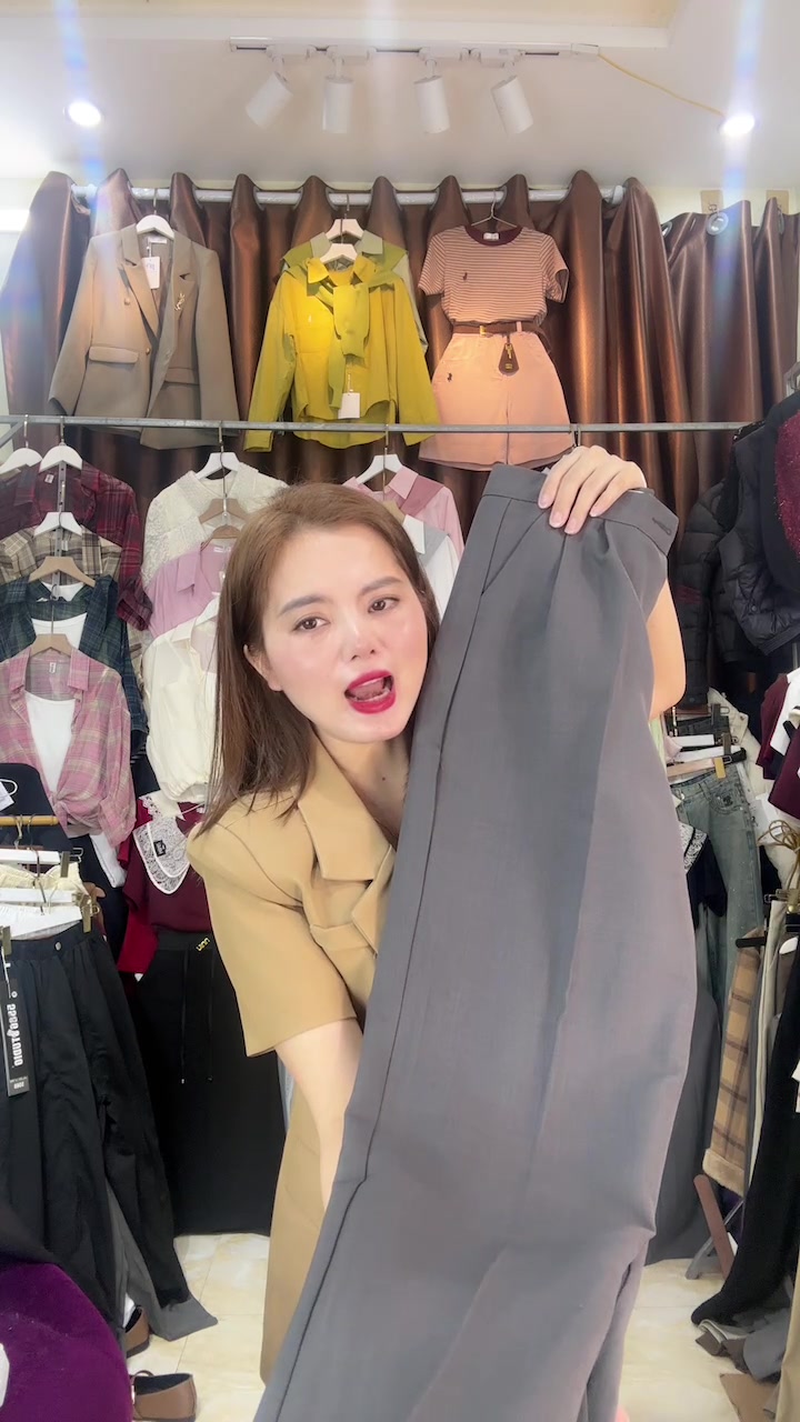 [🆕🇻🇳] Minh Tuyết Shop – Chuyên quần áo hót rẻ nhất thị trường 👕 Top1Fashion 👗  megalive 2025 sale lớn nhất năm 20-30k
đừng ai hỏi rẻ thế nha bom về e sale hết , shares-2✔️ , likes-13❤️️ , date-2025-03-29 03:56:59🇻🇳🇻🇳🇻🇳📰🆕
