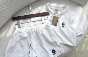 [🆕🇻🇳] Xoài’s Corner, các mẹ sẽ tìm được những món đồ phù hợp cho các bé 😎❤️️⭐️  Set đồ Polo + quần Short huyền thoại nhà Who.au! Năm ngoái e có 2 màu, năm nay e thêm màu nữa nhaaaa
Size SML (40-60kg)
Giá #185kkk
, shares-0✔️ , likes-5❤️️ , date-2025-03-27 03:46:42🇻🇳🇻🇳🇻🇳📰🆕