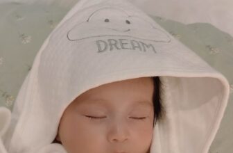 [🆕🇻🇳] Quỳnh Anh – Trọn Gói Đi Sinh – Shop chuyên cung cấp trọn gói đồ sơ sinh 🧑‍🧒❤️️👶⭐️ 𝐂𝐡𝐨𝐚̀𝐧𝐠 𝐮̉  Bebe Comfort xịn xò.
Chăn ủ ấm sơ sinh cho bé được làm từ chất liệu trần bông  mềm mại, an toàn giúp giữ ấm cơ thể cho bé.
Các mẹ có thể dễ d , shares-0✔️ , likes-0❤️️ , date-2025-03-29 21:00:06🇻🇳🇻🇳🇻🇳📰🆕