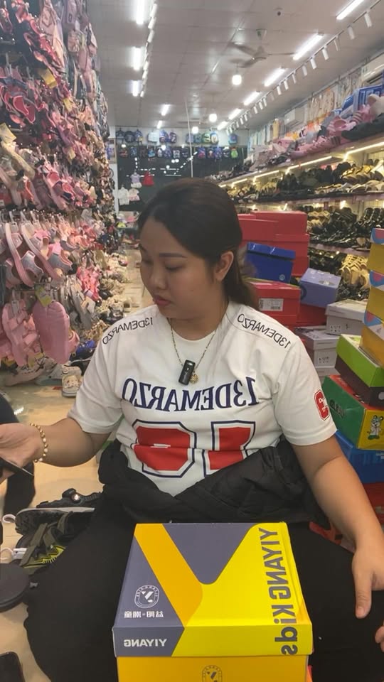 [🆕🇻🇳]  Tuyên Thuỳ Hải Phòng Shop Quần Áo Trẻ Em-Đồ Sơ Sinh-Giày Dép-Bỉm 🧑‍🧒❤️️👶⭐️ E lên sale lô dép tiep ạ giá sieu ngon bổ rẻ , shares-0✔️ , likes-25❤️️ , date-2025-03-31 03:04:55🇻🇳🇻🇳🇻🇳📰🆕