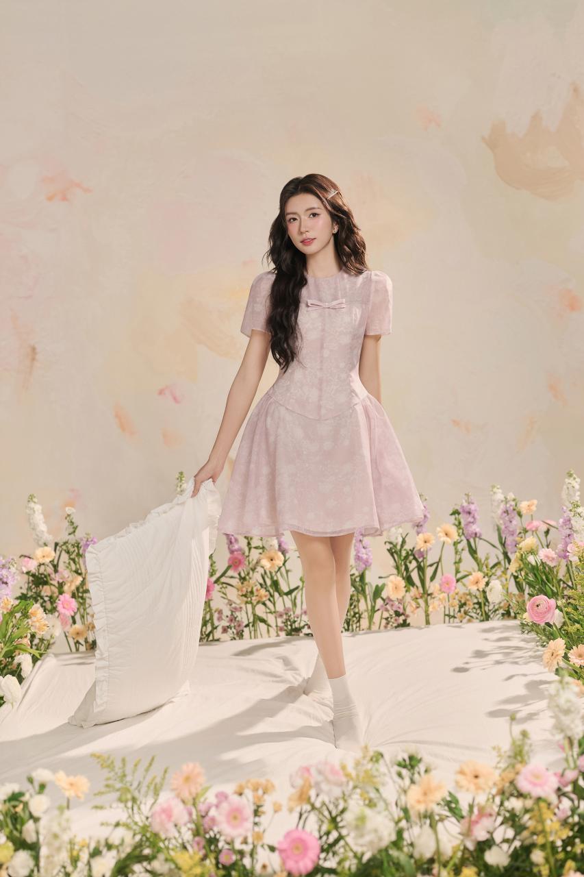 LẠC GIỮA RỪNG MER COLLECTION
