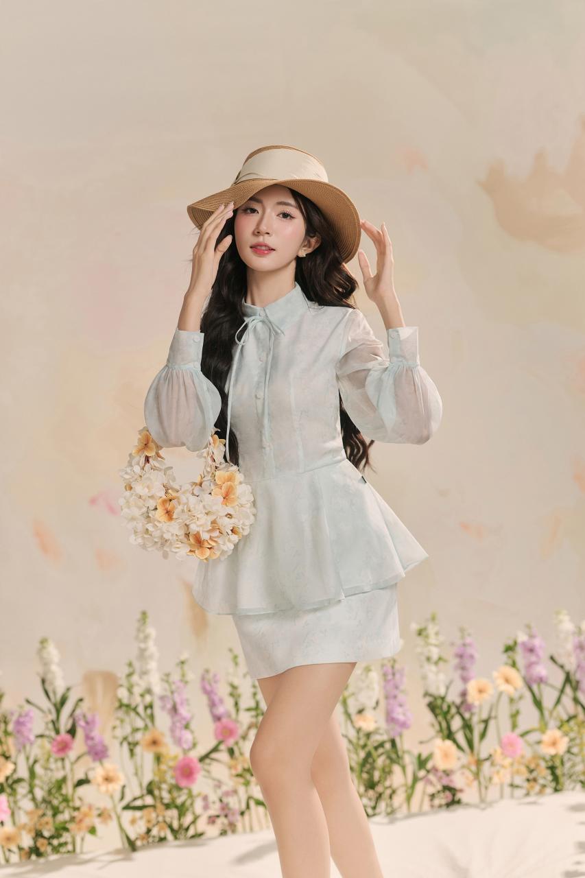 LẠC GIỮA RỪNG MER COLLECTION