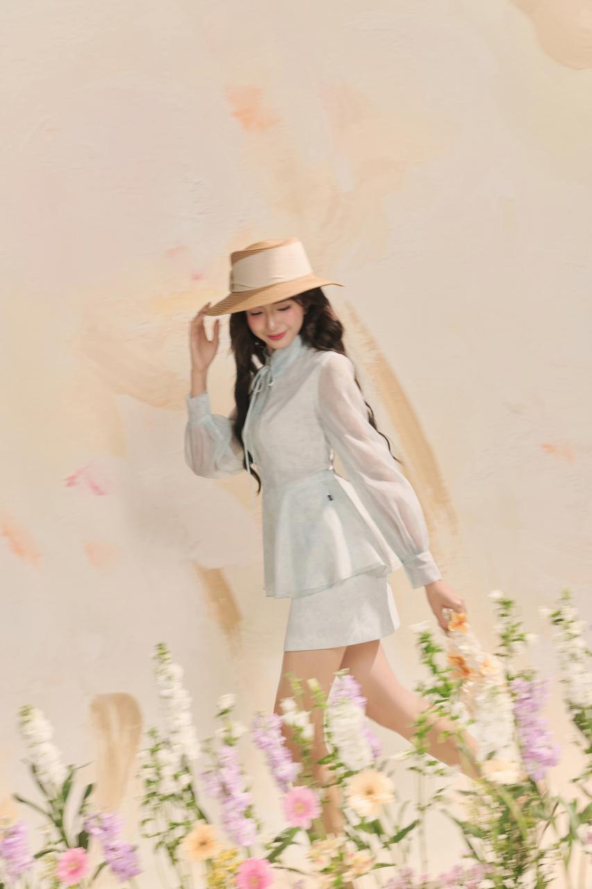 LẠC GIỮA RỪNG MER COLLECTION